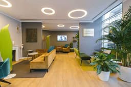 10 Desain Ruang Tunggu Kantor Paling Nyaman