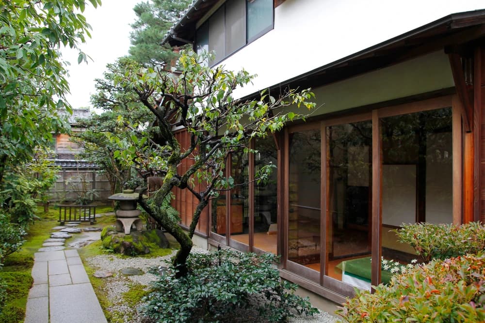 10 Inspirasi Desain Rumah Jepang Unik dan Elegan