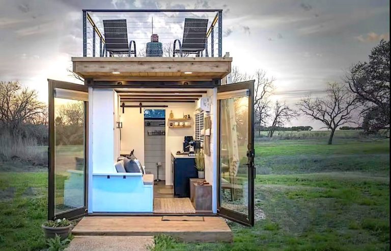 Amazon Is Selling a Tiny House With a Rooftop Deck