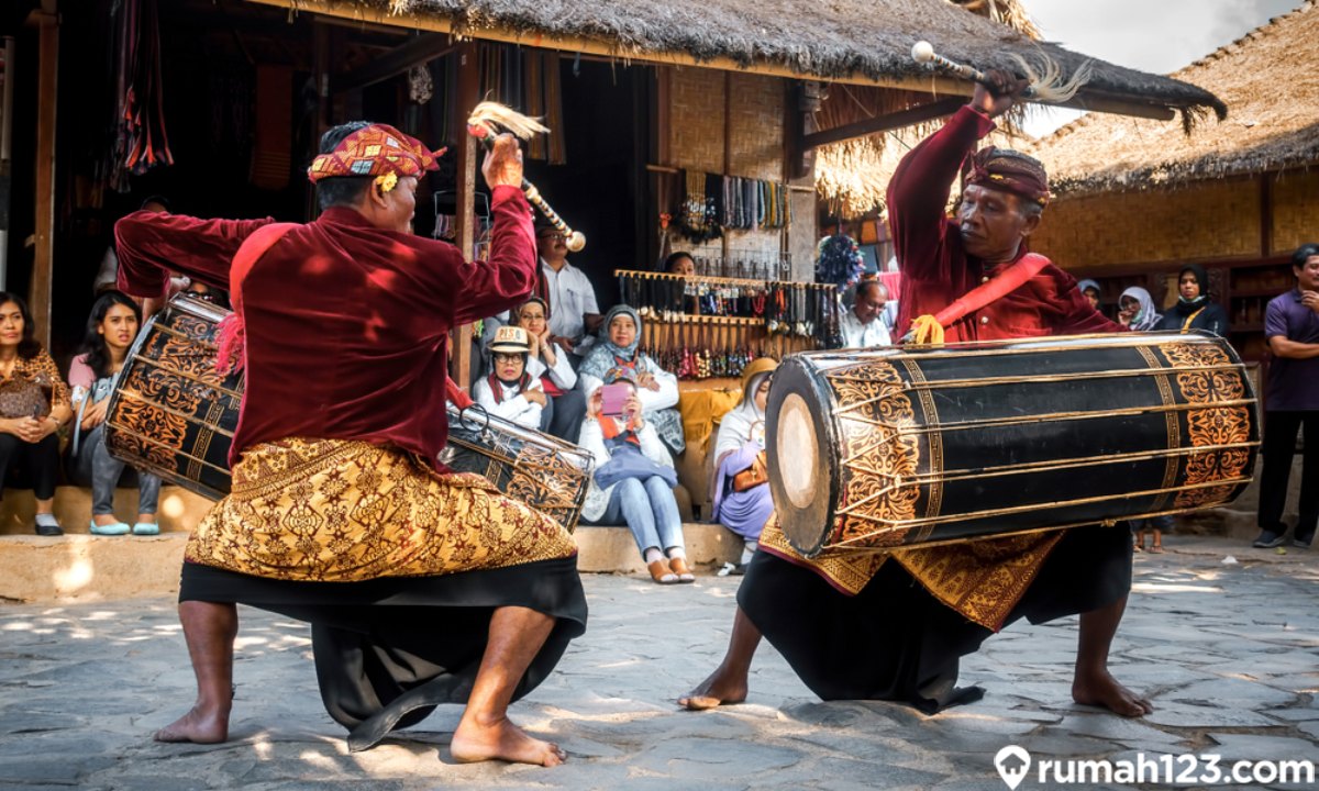 percakapan bahasa lombok dan artinya