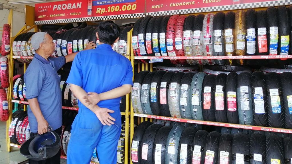 Cara Membuka Usaha Toko Ban Motor di Ruko agar Cuan